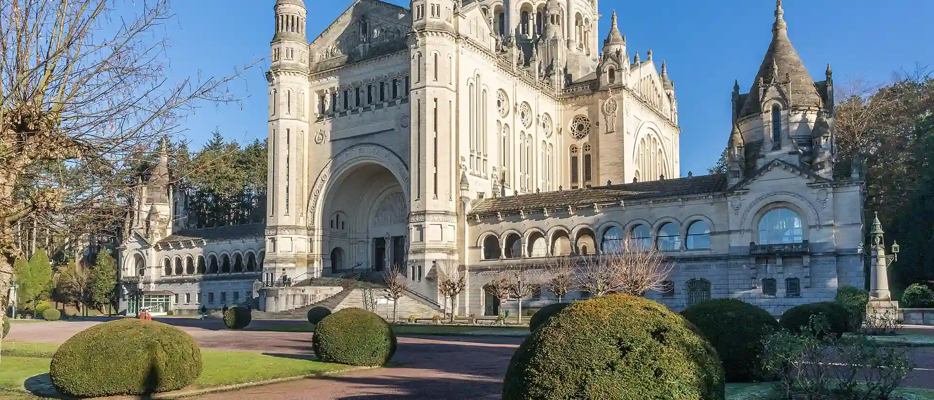 Basilique Sainte-Thérèse, Lisieux