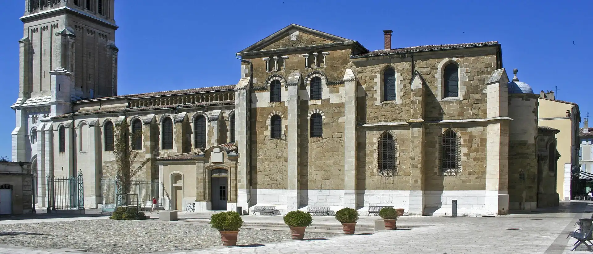 Cathédrale Saint-Apollinaire, Valence