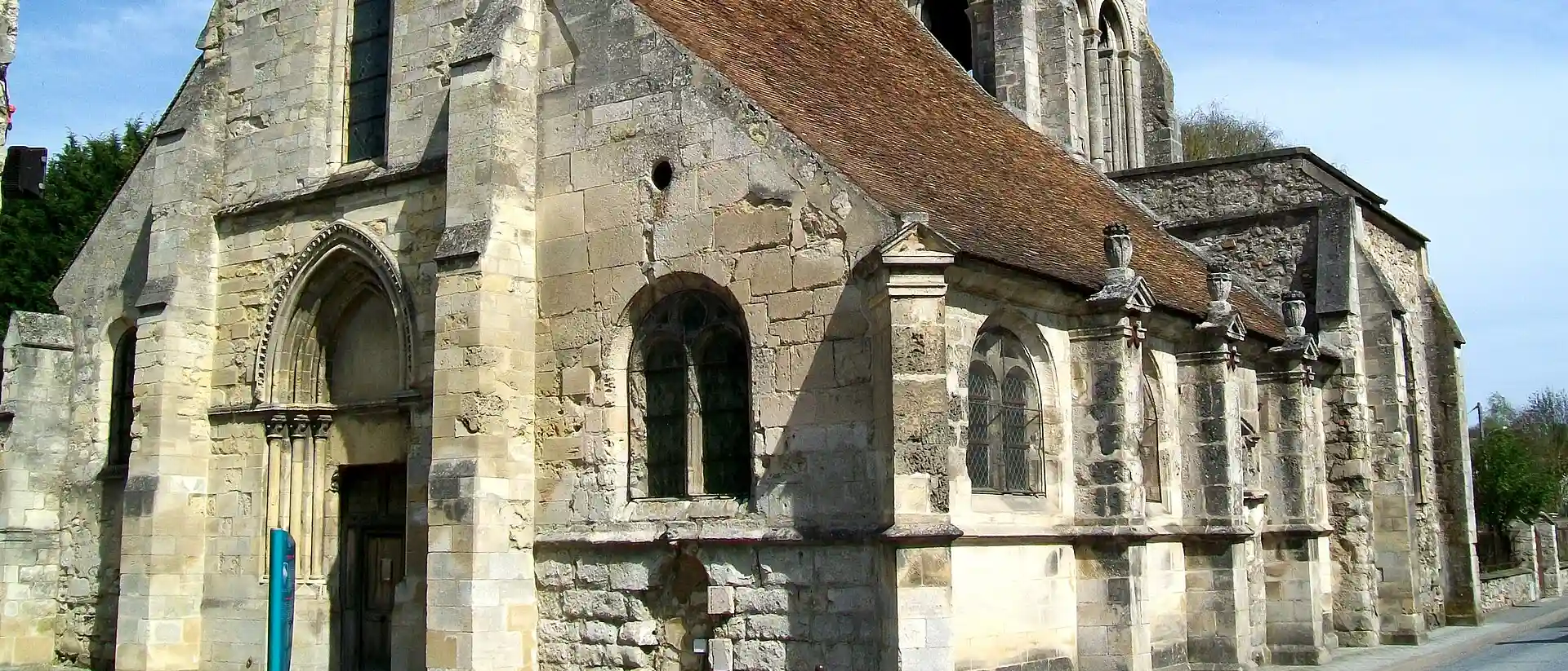 Église Saint-Étienne, Fosses