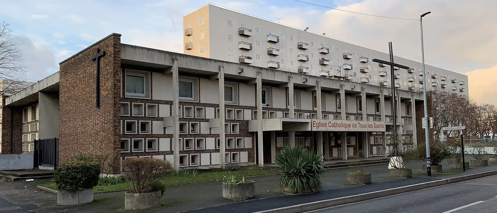Église Catholique de Tous les Saints, Bobigny