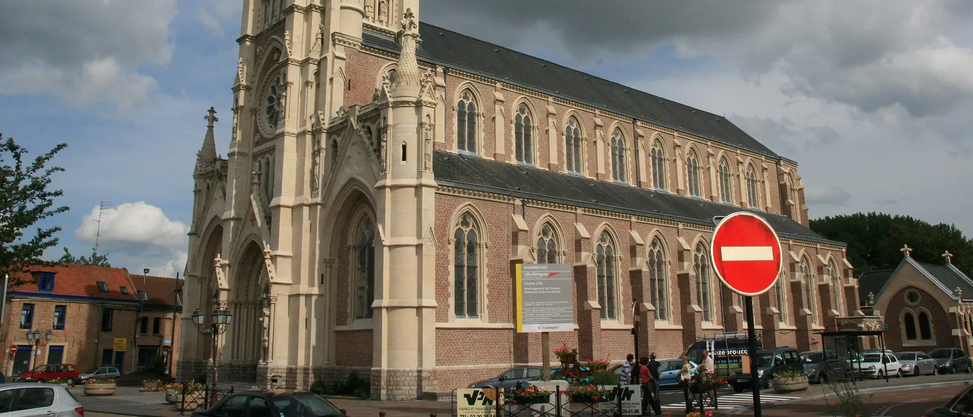 Église catholique Saint-Vaast, Wambrechies