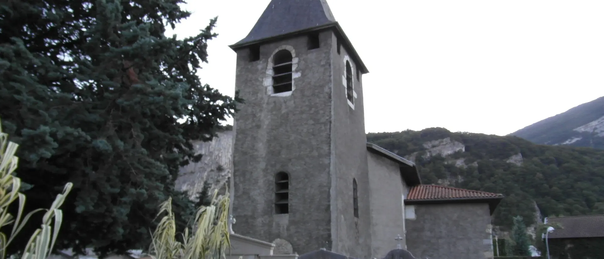 Église de la Nativité, Fontaine