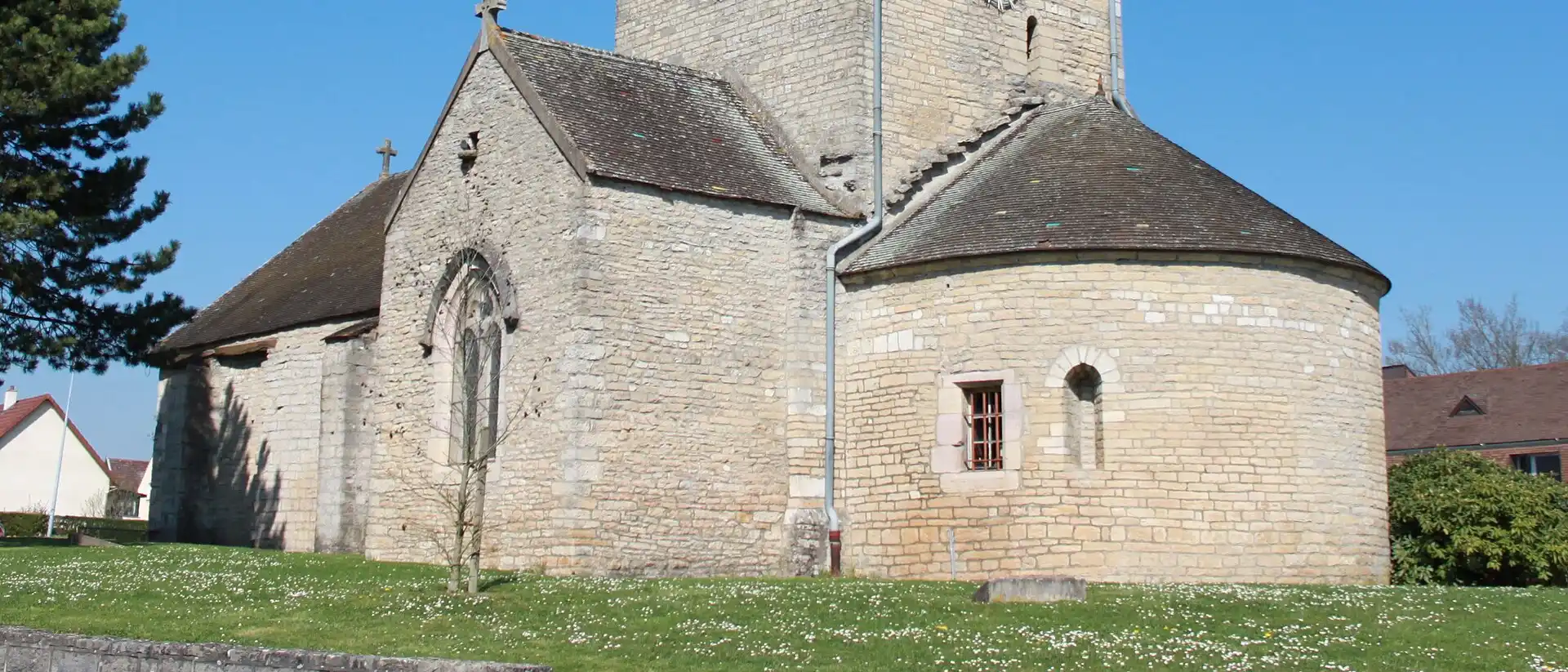 Église de la Sainte-Trinité, Chevigny-Saint-Sauveur