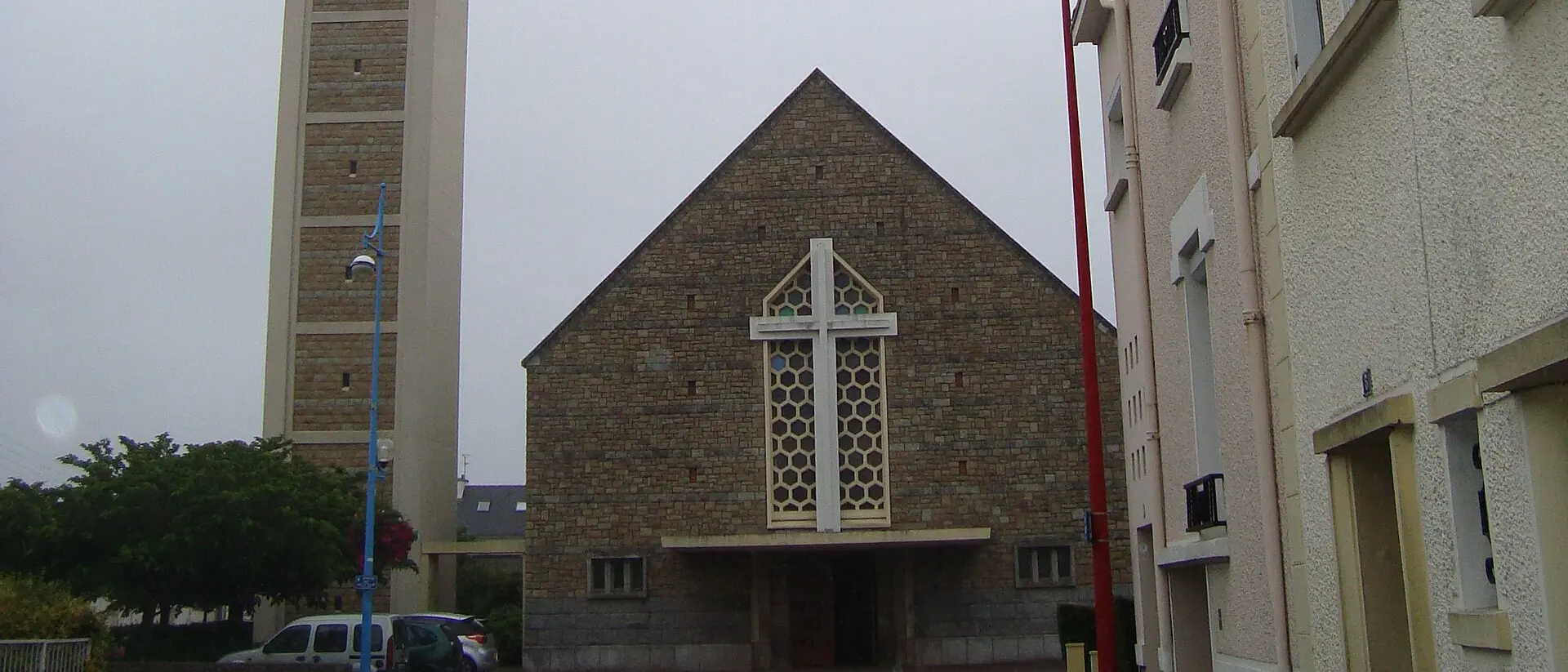 Église Saint-Joseph-du-Plessis, Lanester