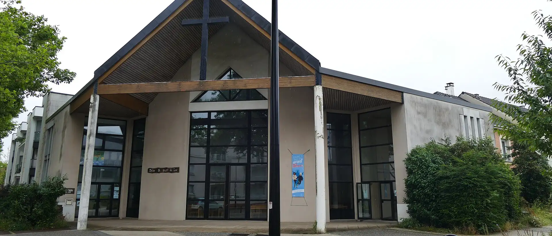 Église Saint-Pierre-du-Lac, Voisins-le-Bretonneux