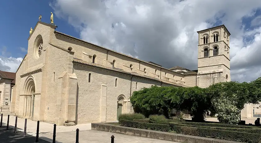 Abbatiale de l'Assomption, Belleville-en-Beaujolais