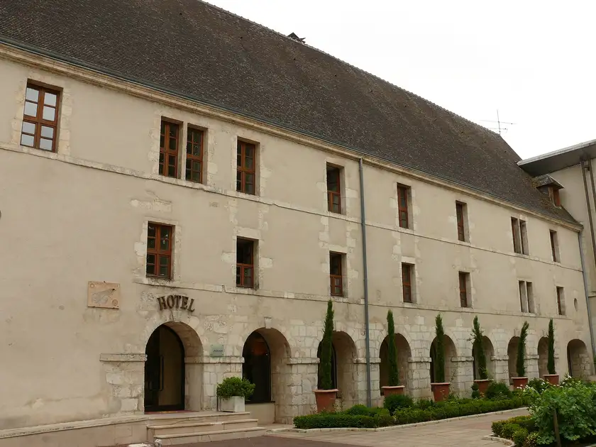 Abbaye de Saint-Sulpice située "enclos des Bénédictins, Bourges