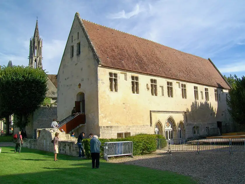 Ancien château royal, prieuré Saint-Maurice et mur gallo-romain, Senlis
