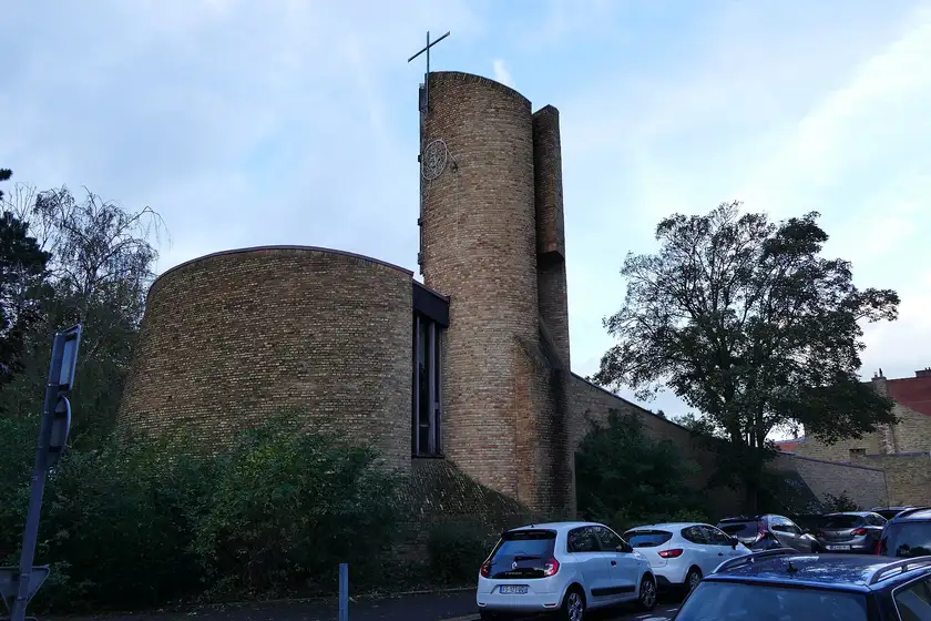 Église catholique Sainte-Bernadette, Dunkerque