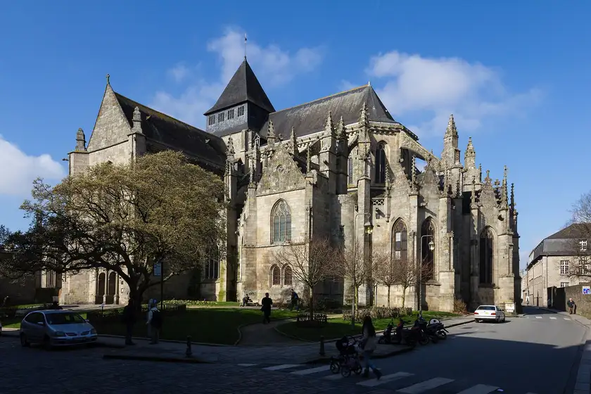 Église de la Nativité, Dinan