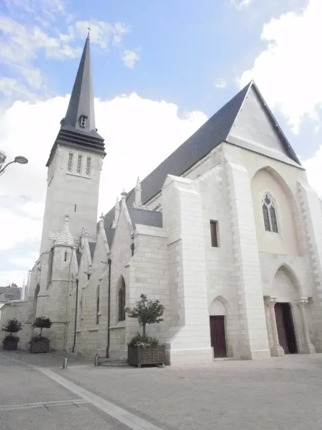 Église Saint-Cyr, Issoudun