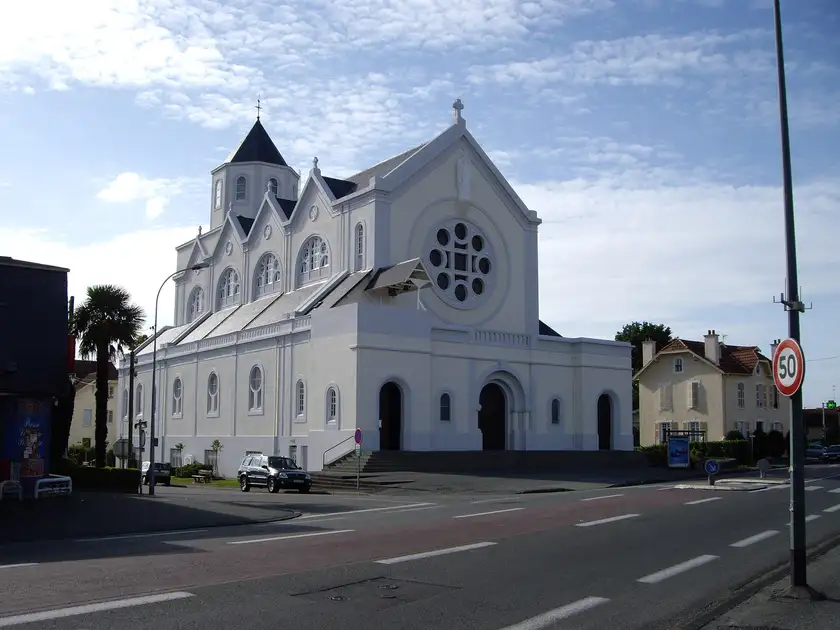 Église Saint Julien de Lons (quartier Lartigue) et église Saint Jean-Baptiste (bourg), Lons