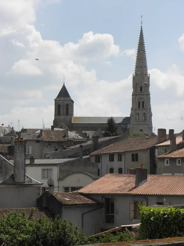 Église Saint Laurent - Paroisse Saint-Jacques-en-Gâtine, Parthenay