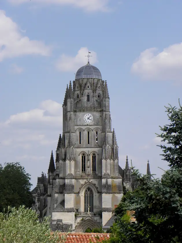 Église Saint-Pierre, Saintes