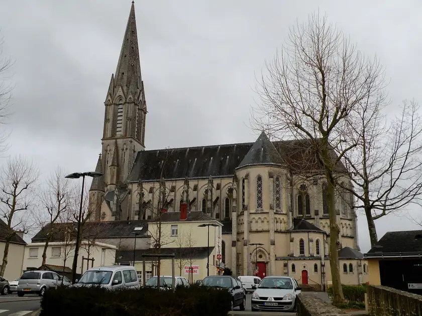 Église Saint Pierre, Carquefou
