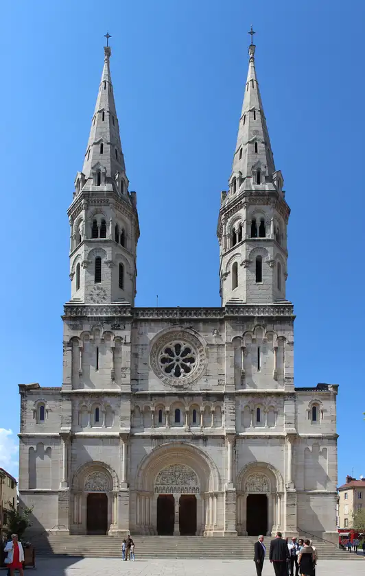 Église Saint-Pierre, Mâcon