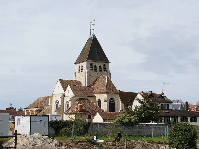 Église Saint-Pierre, Plaisir