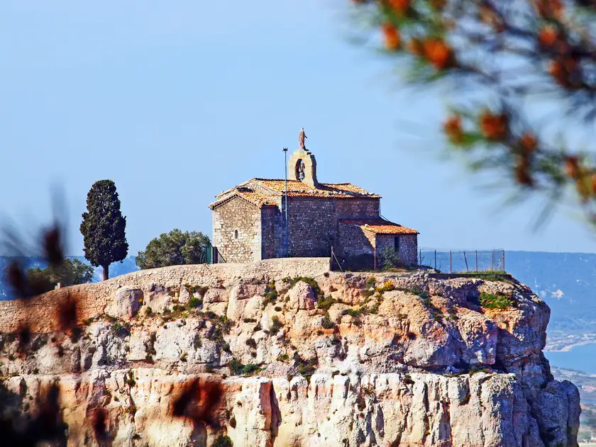 La Chapelle Notre-Dame-De-Vie, Vitrolles
